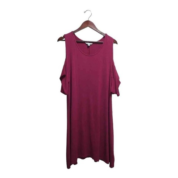 Red dress. Bare shoulders by Lovesick.  Size 3X - Picture 1 of 5